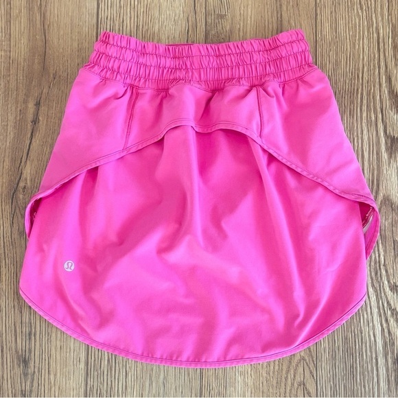 lululemon athletica Dresses & Skirts - Lululemon Hotty Hot High Rise Skirt Skort In Sonic Pink Size 2